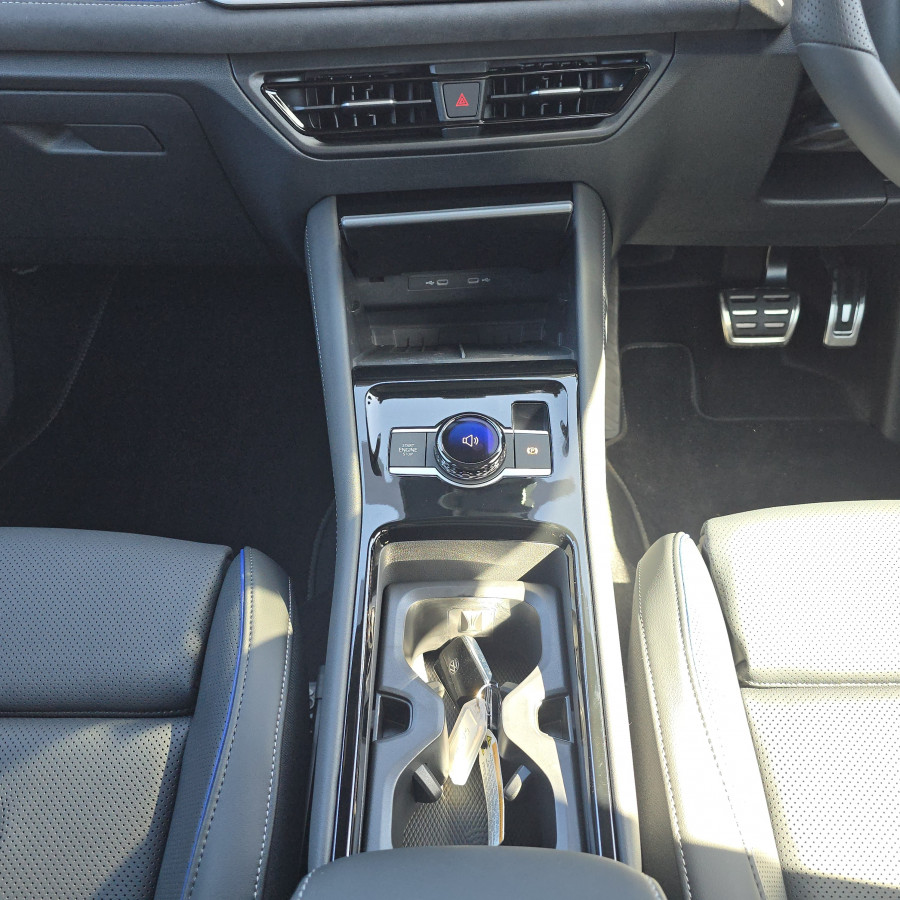 2025 MY26 Volkswagen Tayron R4 195TSI R-Line SUV Image 16
