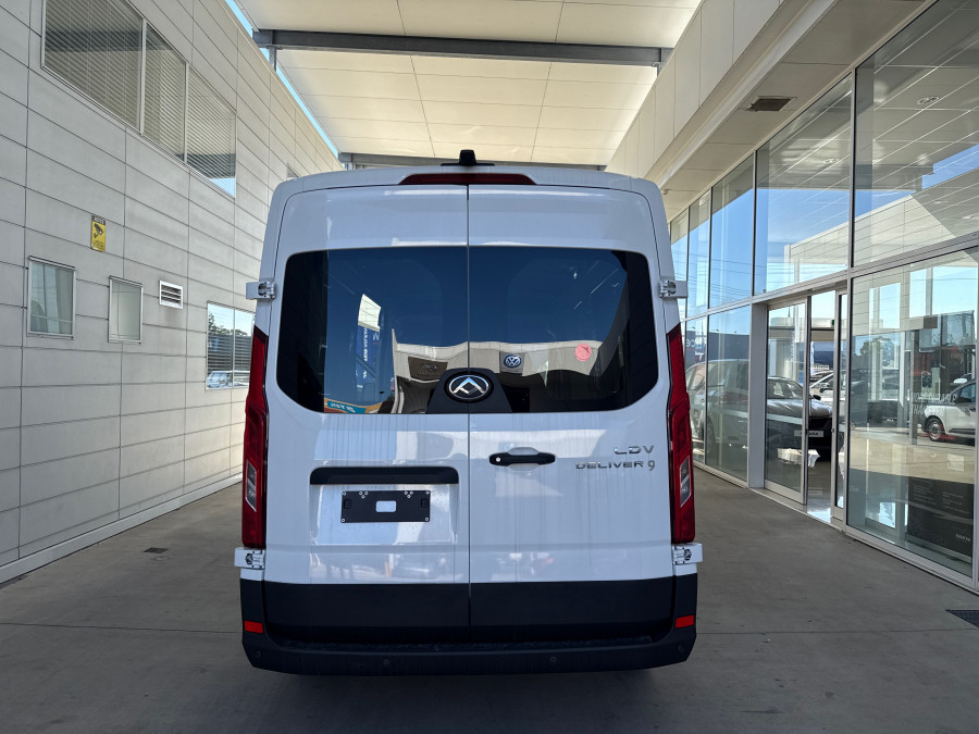 2026 MY24 LDV Deliver 9  Mid Roof LWB Van Image 9