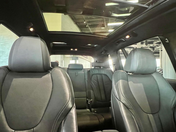 2021 BMW X7 G07 xDrive30d SUV image 18