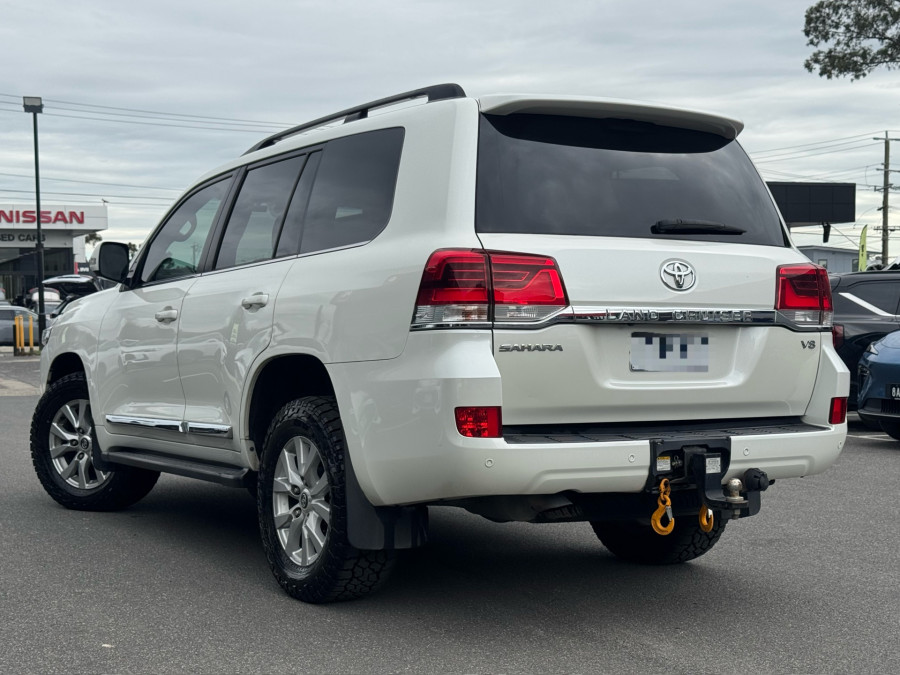 2017 Toyota LandCruiser VDJ200R Sahara SUV Image 8