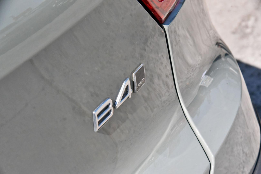 2024 MY25 Volvo XC40  Ultra B4 Bright SUV Image 6