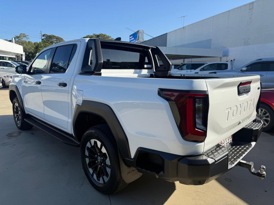 2025 Toyota HiLux GUN126R SR5 48V Ute Image 5