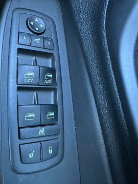 2021 Jeep Cherokee KL Trailhawk SUV image 18