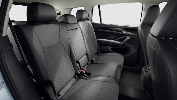 2026 Volkswagen Tayron R4 110TSI Life SUV image 8