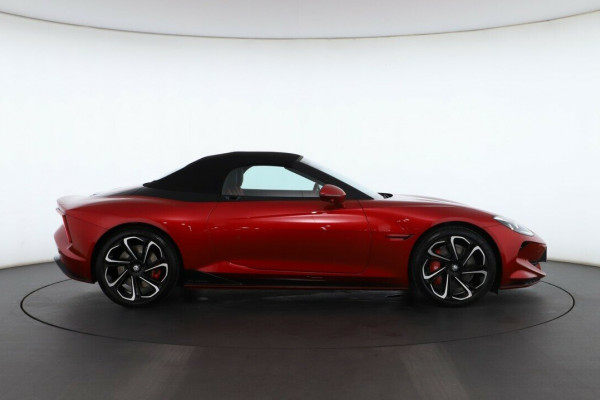 2024 MY24.5 MG Cyberster EC32  Convertible Image 2