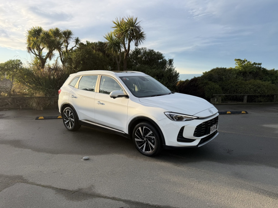 2025 MG ZS ZS32 Essence Hybrid+ SUV Image 1