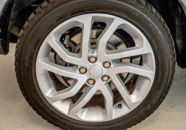 2016 Land Rover Discovery 2016 LAND ROVER DISCOVERY SDV6 LANDMARK AUTO 4D Suv