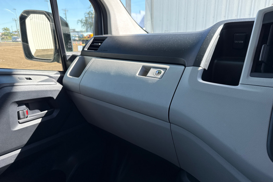 2021 Toyota HiAce GRH300R  Van Image 18