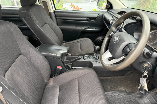 2017 Toyota HiLux GUN126R SR Cab Chassis Image 10