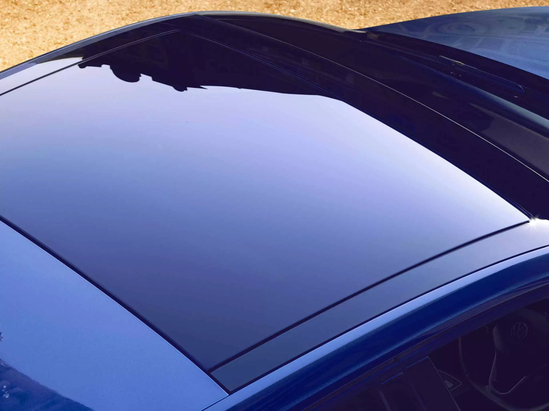 A luxurious driving experience Panoramic Roof Image
