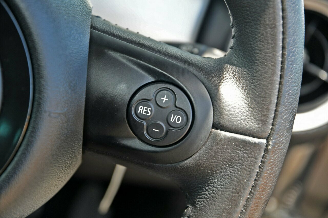 2012 Mini Hatch R56 LCI Cooper Hatch Image 12