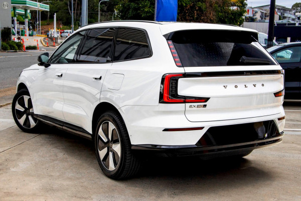 2025 Volvo EX90 No Series Plus Twin Motor SUV Image 4