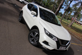 Nissan QASHQAI 2 J1