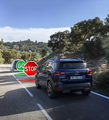 ADAPTIVE CRUISE CONTROL WITH STOP & GO FUNCTION Image