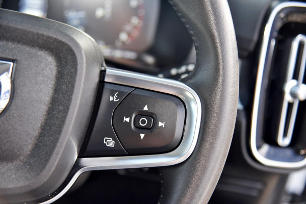 2021 Volvo XC40 XZ T4 Momentum SUV Image 17