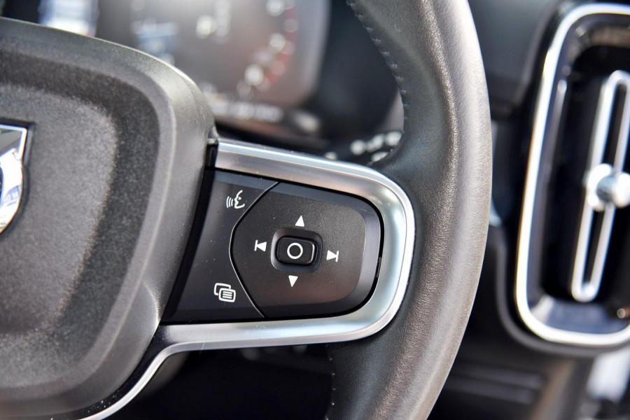 2021 Volvo XC40 XZ T4 Momentum SUV Image 17