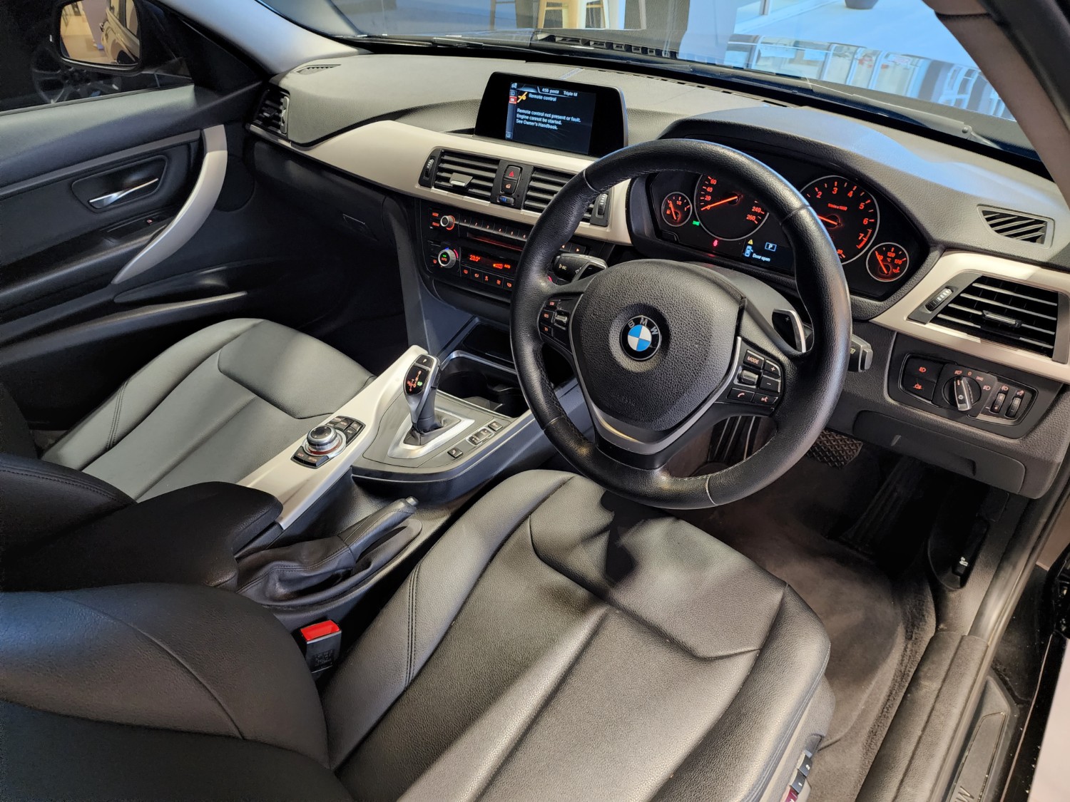 2014 BMW 3 Series 2014 BMW  F30 320I Sedan Image 15
