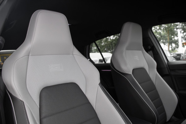 2025 Volkswagen Golf 8.5 110TSI R-Line Hatch image 9