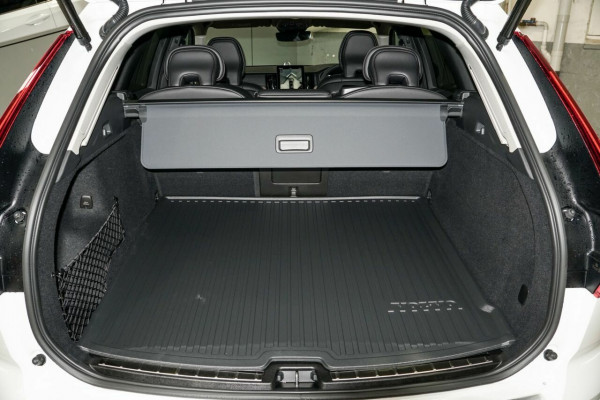2026 Volvo XC60 UZ Ultra B5 Dark SUV Image 18