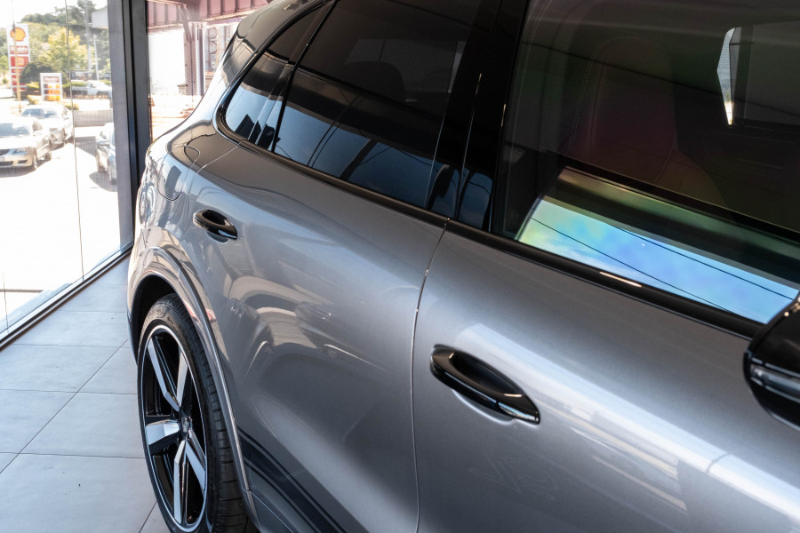 2024 MY25 Porsche Cayenne Turbo E-Hybrid SUV