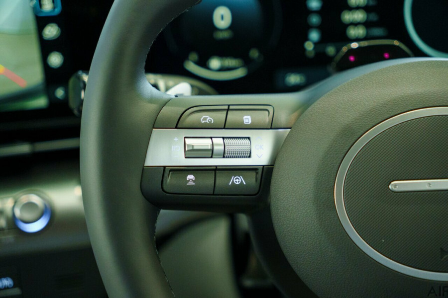 2025 Hyundai KONA SX2.V2 Premium SUV Image 8