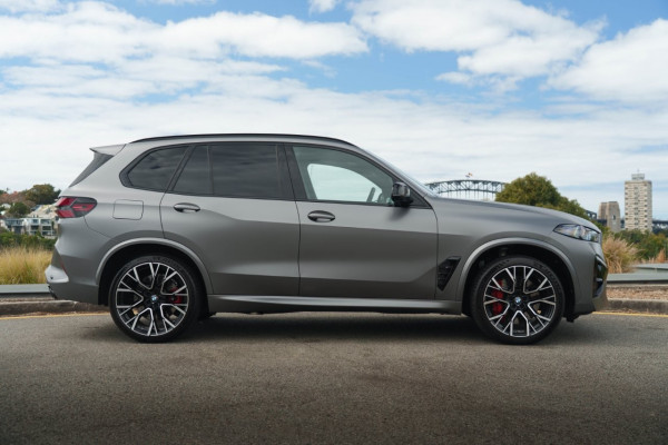 2025 BMW X5 M Competition Mhev SUV Image 3