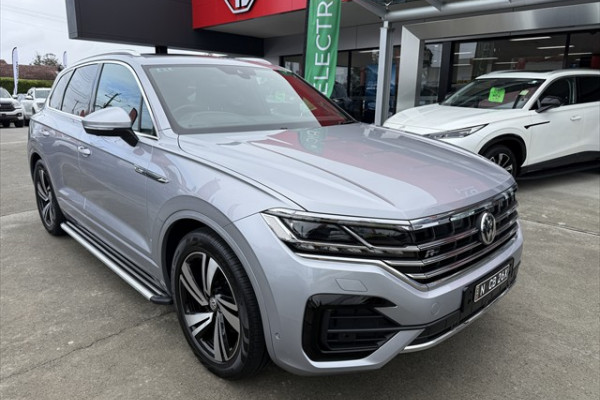 2020 MY21 Volkswagen Touareg CR 210TDI R-Line SUV Image 4