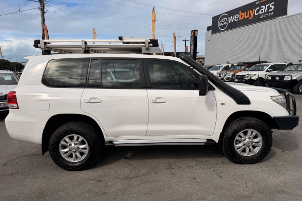 2009 Toyota LandCruiser VDJ200R GXL SUV Image 8