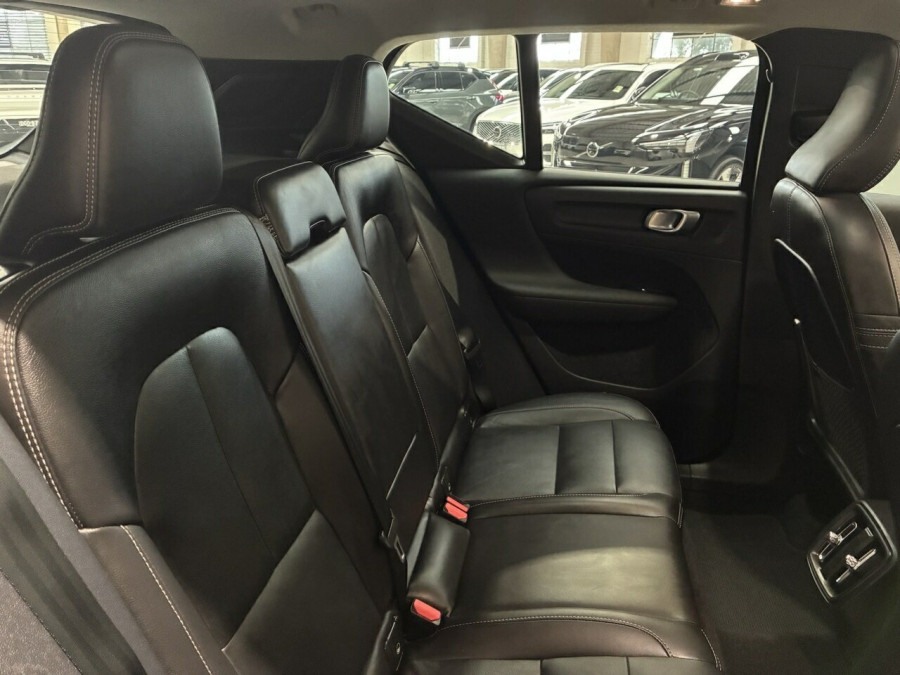 2023 Volvo XC40 XZ Ultimate B5 Dark SUV Image 21