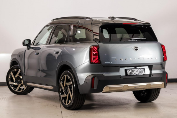 2025 MINI Countryman U25 C Favoured SUV image 5