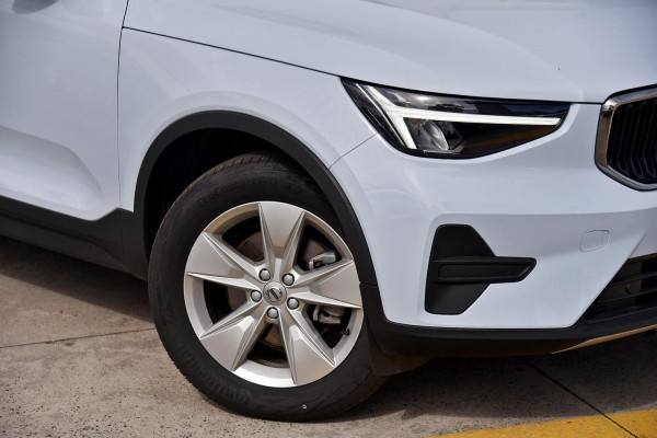 2024 MY25 Volvo XC40  Plus B4 SUV Image 2