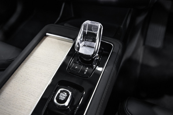 2025 Volvo XC90 L Series Ultra B5 Bright SUV Image 13