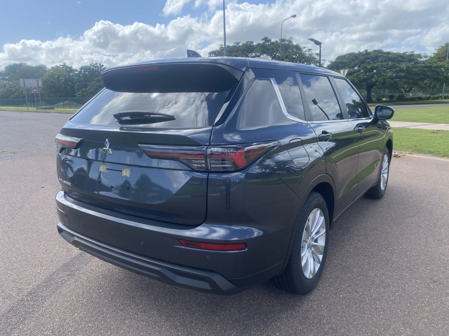 2025 MY26 Mitsubishi Outlander ZM ES SUV Image 6