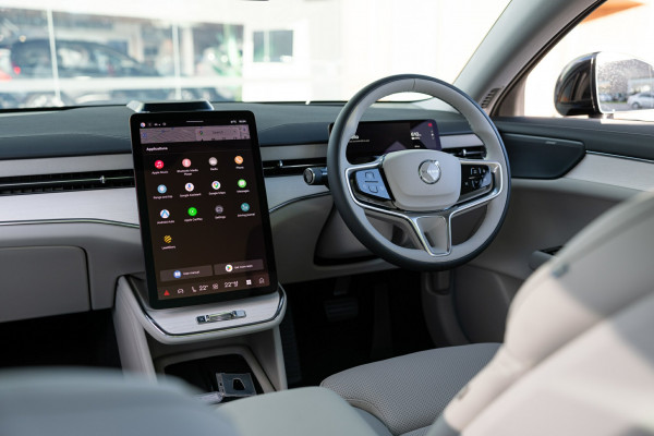 2026 Volvo ES90  Plus Single Motor Sedan Image 12