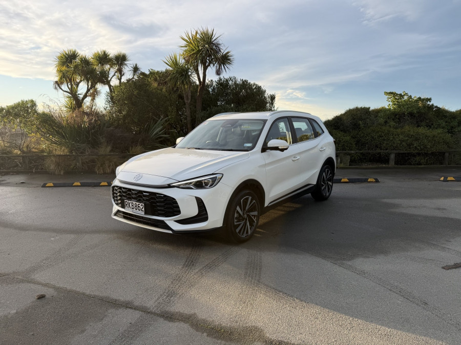 2025 MG ZS ZS32 Essence Hybrid+ SUV Image 2