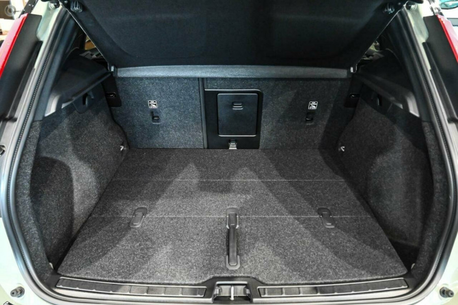 2024 MY25 Volvo EX40 No Series Ultra Single Motor Extended Range SUV Image 11