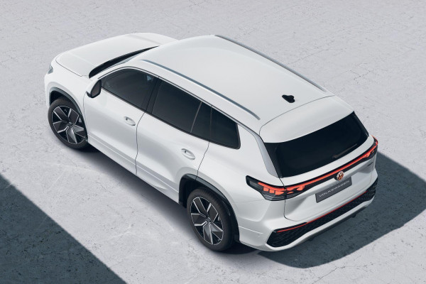 2025 MY26 Volkswagen Tayron R4 195TSI R-Line SUV Image 4