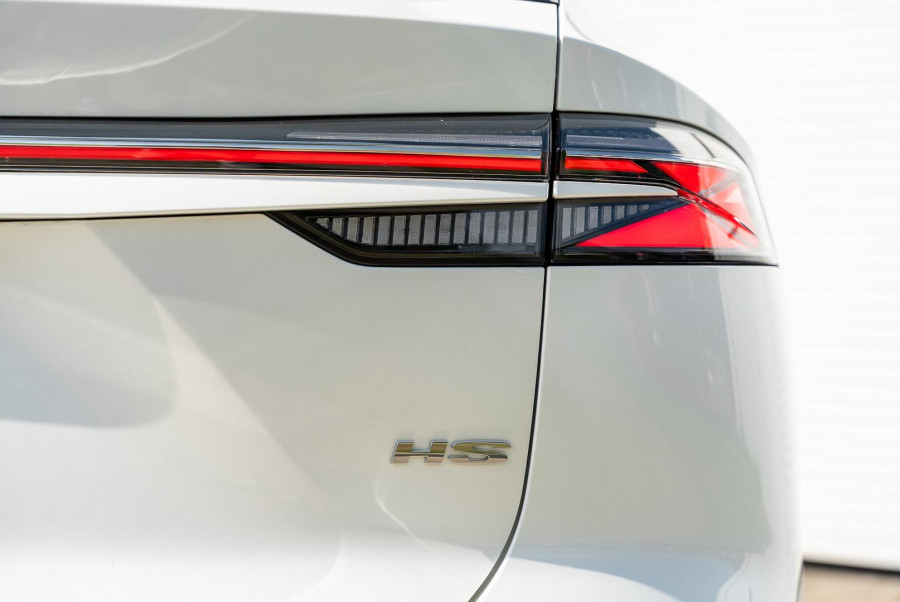 2025 MY24.5 MG HS AS33 Essence SUV Image 9