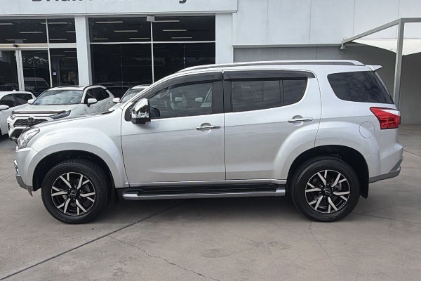 2021 Isuzu MU-X RJ LS-T SUV Image 8
