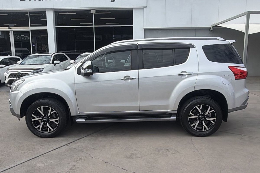 2021 Isuzu MU-X RJ LS-T SUV Image 8