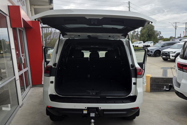 2024 Toyota LandCruiser FJA300R VX SUV Image 10