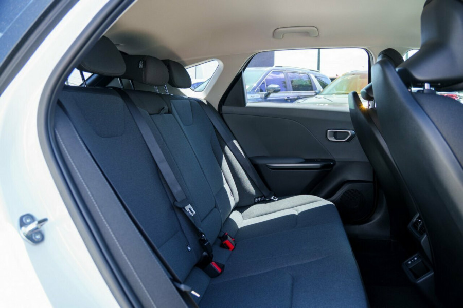 2026 Kia K4 CL4m S Hatch Image 9