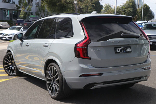 2026 MY27 Volvo XC90 L Series Ultra T8 Plug-in Hybrid Dark SUV Image 3