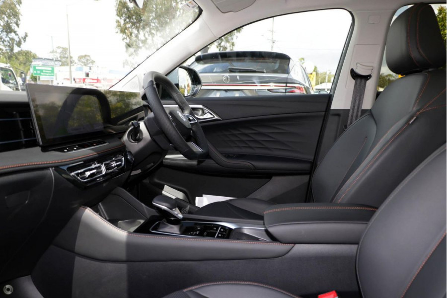 2025 MG HS AS33 Essence SUV Image 11