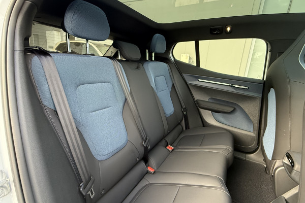 2026 Volvo EX30  Single Motor Extended Range Ultra SUV Image 11