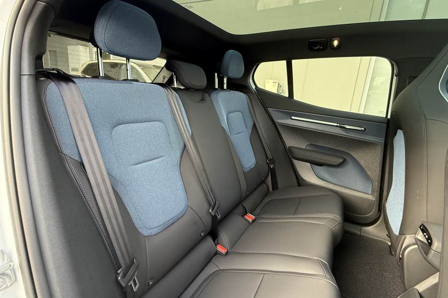 2026 Volvo EX30  Single Motor Extended Range Ultra SUV