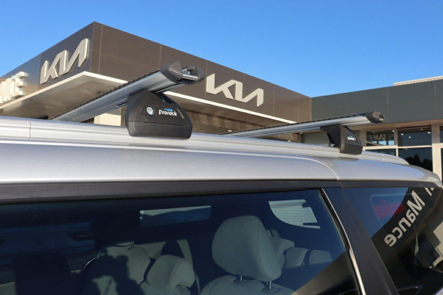 2017 Kia Carnival YP S People Mover Image 8