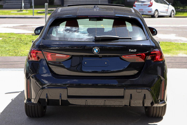 2025 BMW 1 Series F70 120 M Sport Hatch image 5