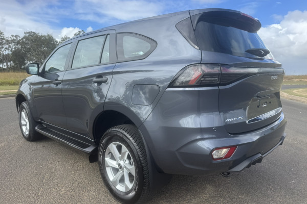 2026 Isuzu MU-X RJ LS-M SUV Image 5