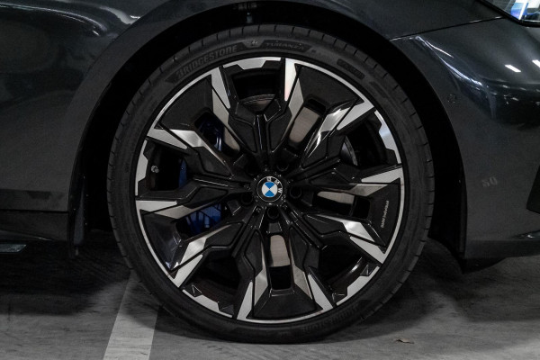 2026 BMW 5 Series G60 540d xDrive Sedan image 22